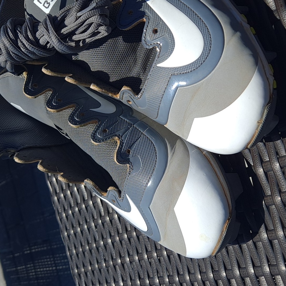 Baseball cleats - Picture 2 of 4